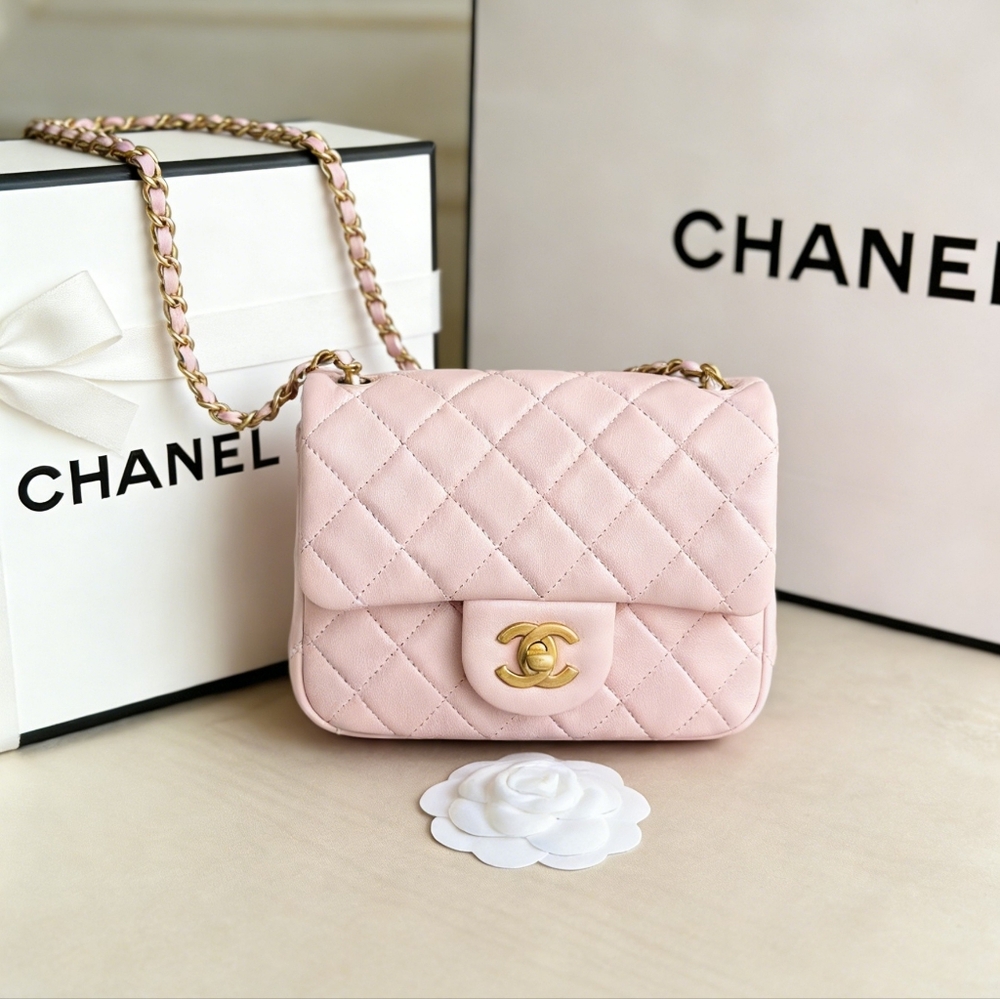 <AUTHENTIC>Chanel Mini Classic Flap Bagwith Pearl in Pink - Picture 2 of 6